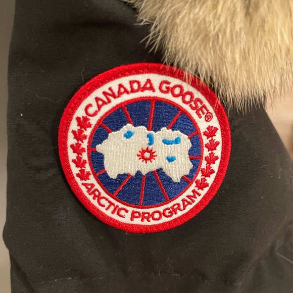 Canada Goose Chelsea Parka Sz Small S/P - Picture 6 of 14